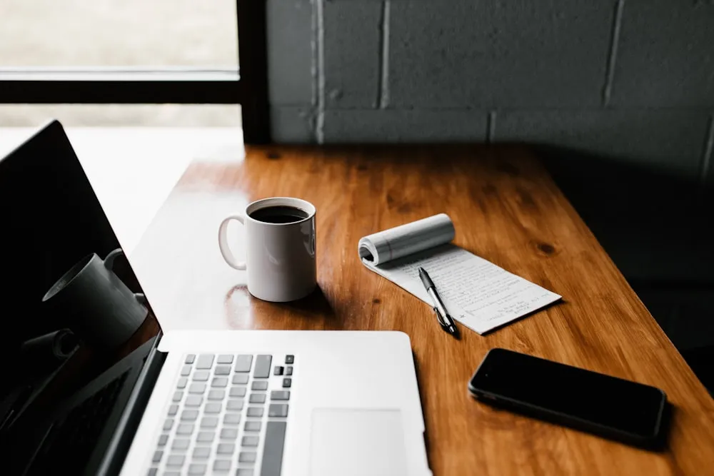 Writing for the Scroll: Structuring Copy for Short Attention Spans